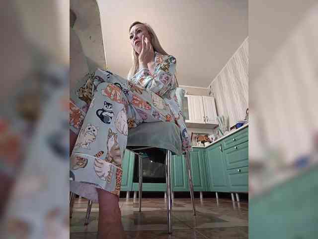 Blondi_Love webcam