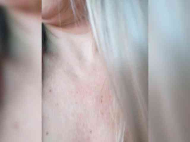 Blondi_Love webcam