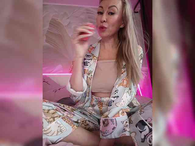 Blondi_Love webcam
