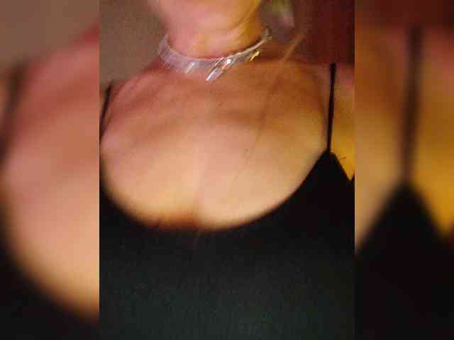 Blondi_Love webcam