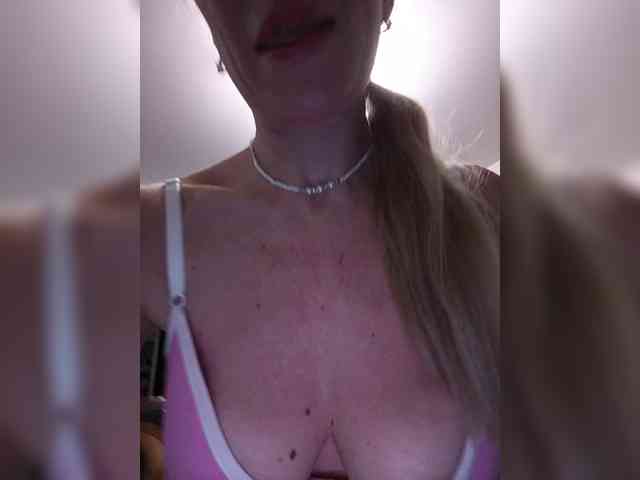 Love-blondi webcam