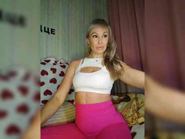Blondi_Love webcam