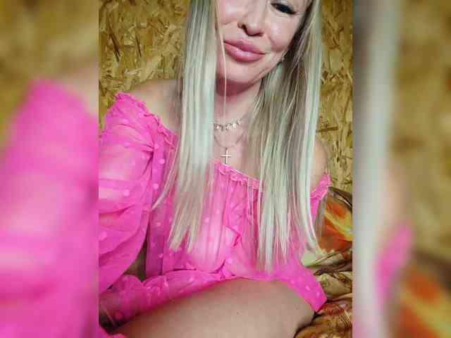 Blondi_Love webcam