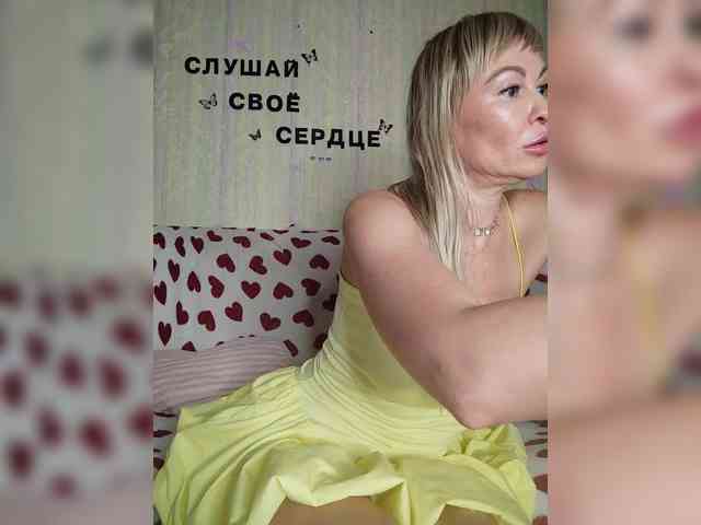 Blondi_Love webcam