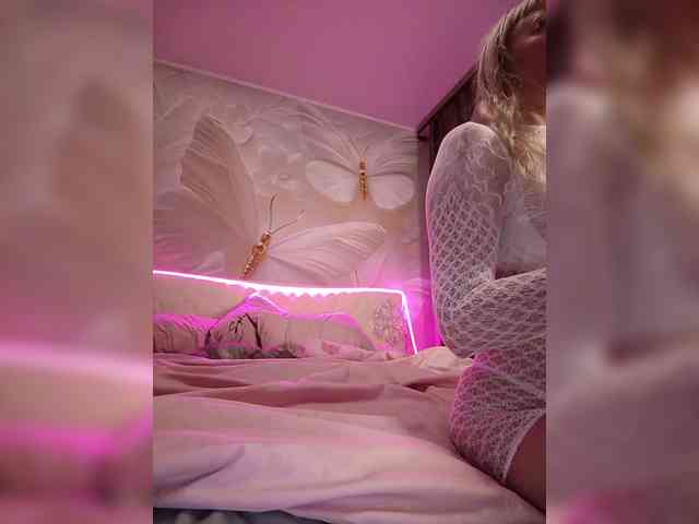Blondi_Love webcam