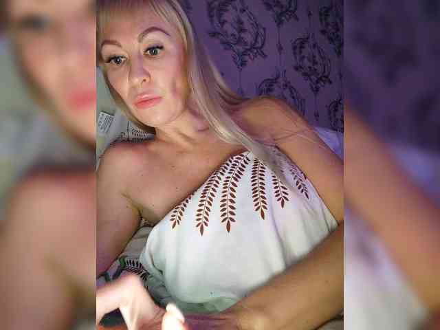Blondi_Love webcam
