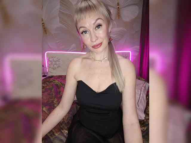 Blondi_Love webcam