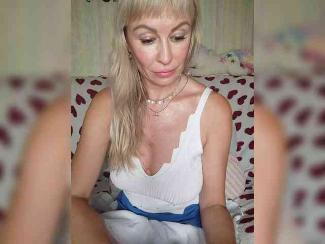 Blondi_Love webcam