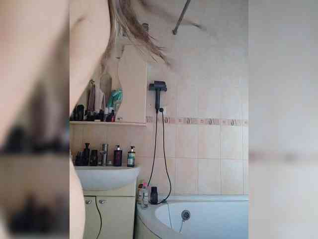 Blondi_Love webcam