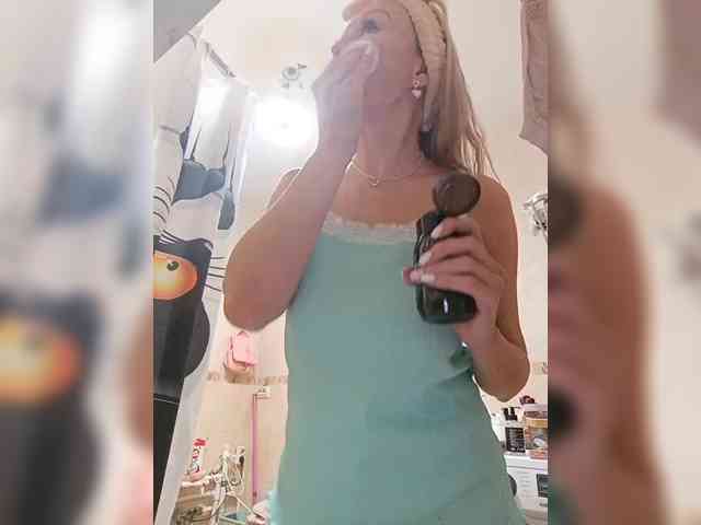 Blondi_Love webcam