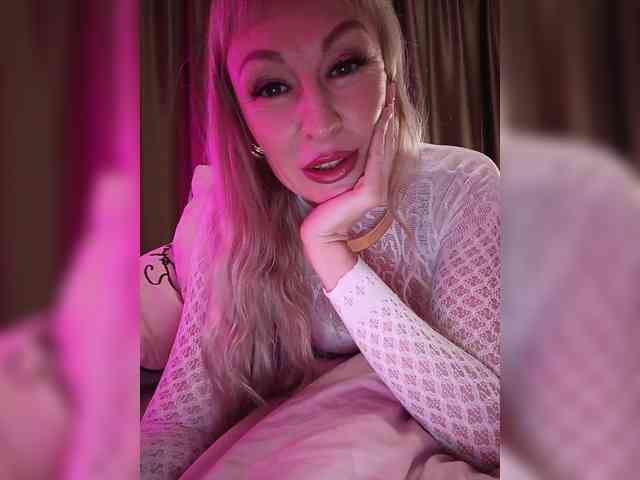 Blondi_Love webcam
