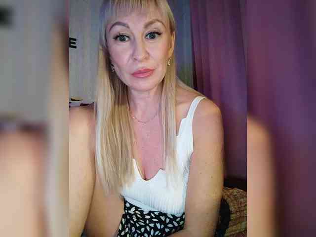 Blondi_Love webcam