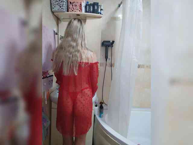 Blondi_Love webcam