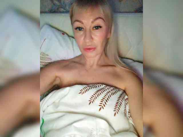 Blondi_Love webcam