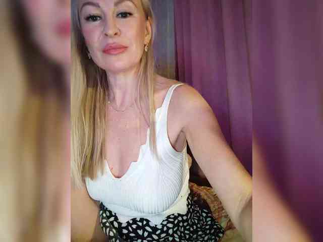 Blondi_Love webcam