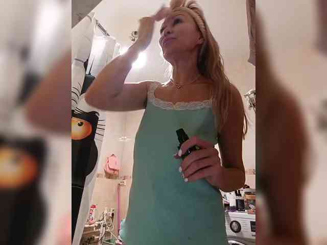 Blondi_Love webcam