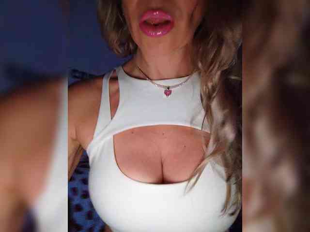 Blondi_Love webcam