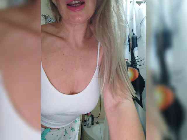 Blondi_Love webcam
