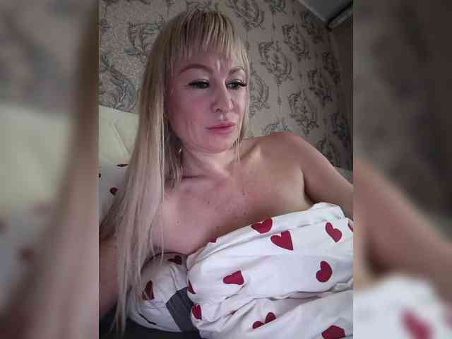 Blondi_Love webcam