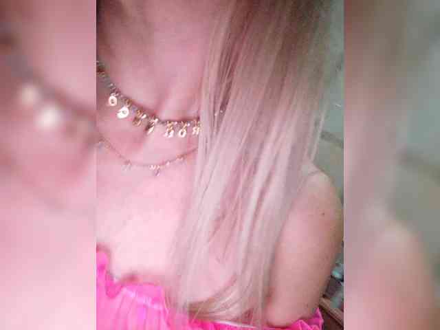 Blondi_Love webcam