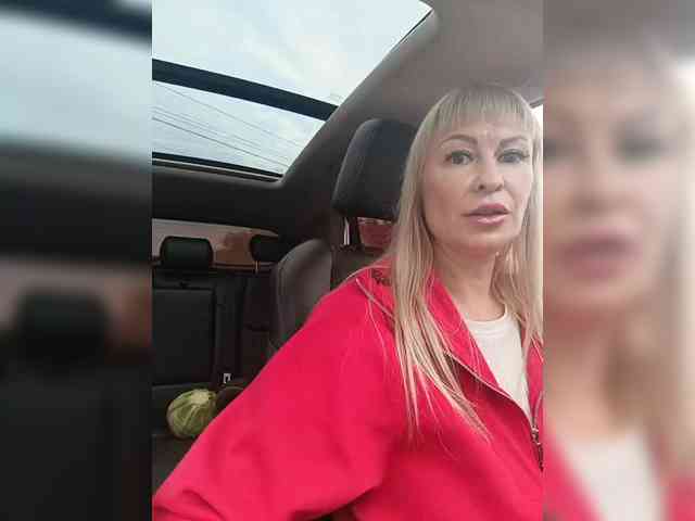 Blondi_Love webcam