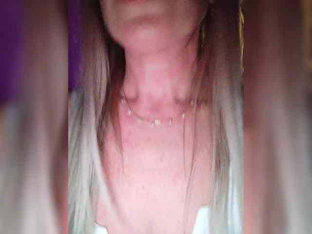 Blondi_Love webcam