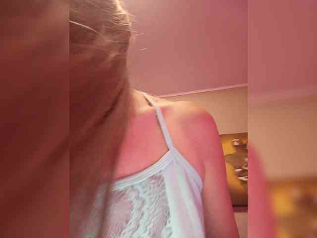 Blondi_Love webcam
