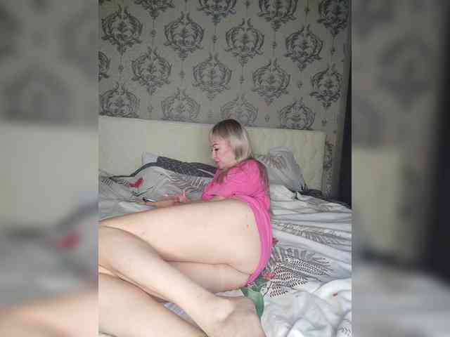 Blondi_Love webcam