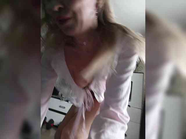 Love-blondi webcam