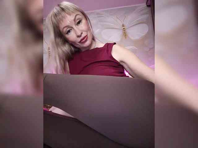 Blondi_Love webcam