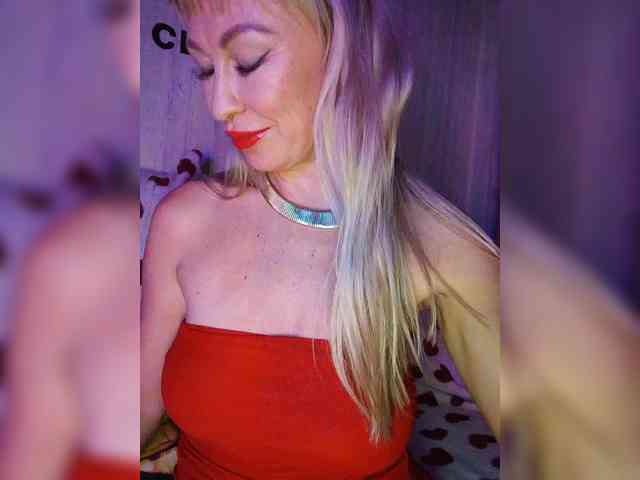 Blondi_Love webcam