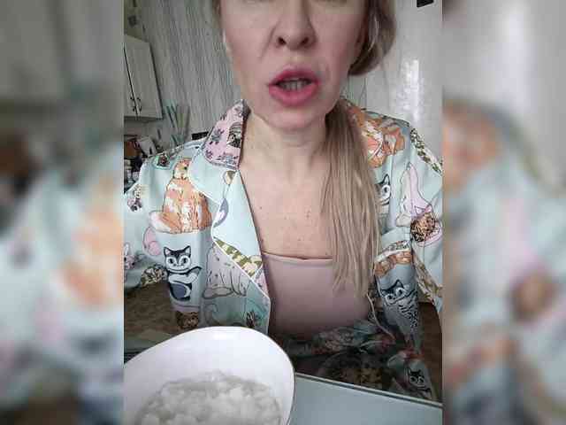 Blondi_Love webcam