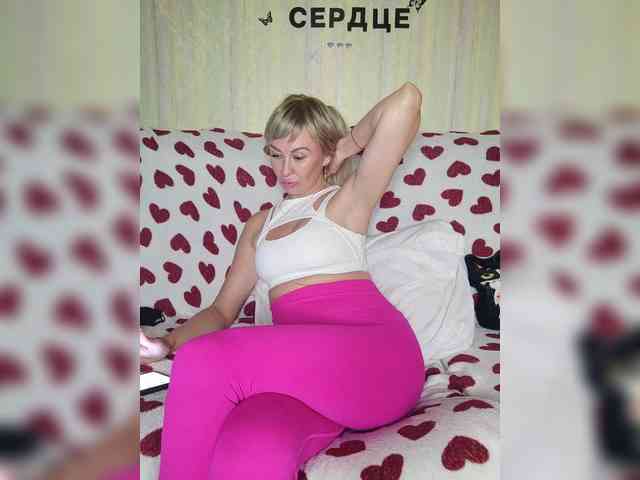 Blondi_Love webcam