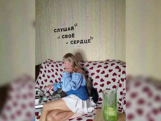 Blondi_Love webcam