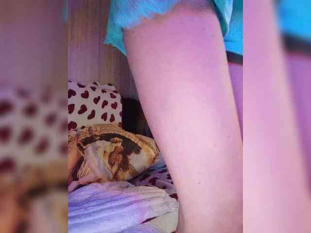 Blondi_Love webcam