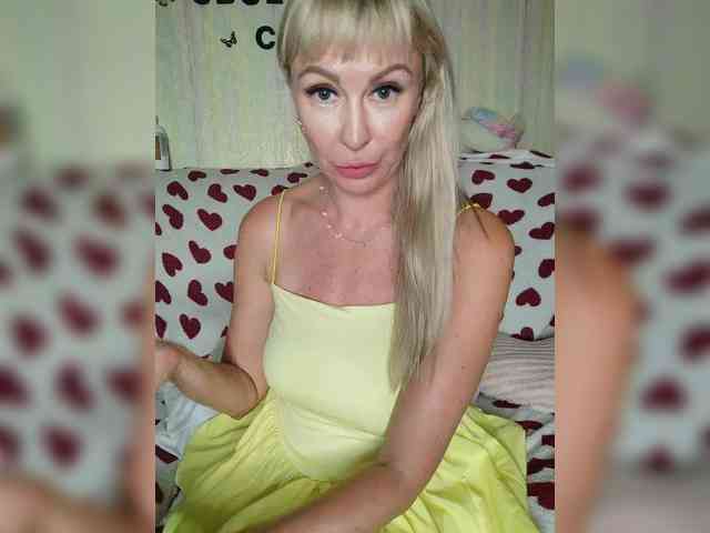 Blondi_Love webcam
