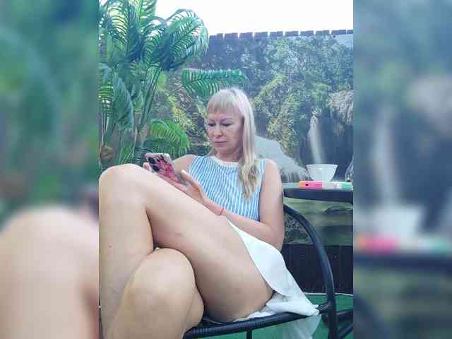 Blondi_Love webcam