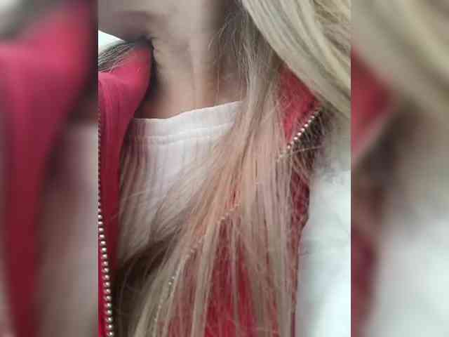 Blondi_Love webcam