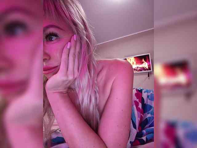 Blondi_Love webcam