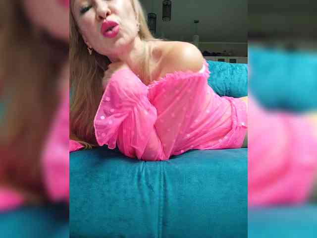 Blondi_Love webcam