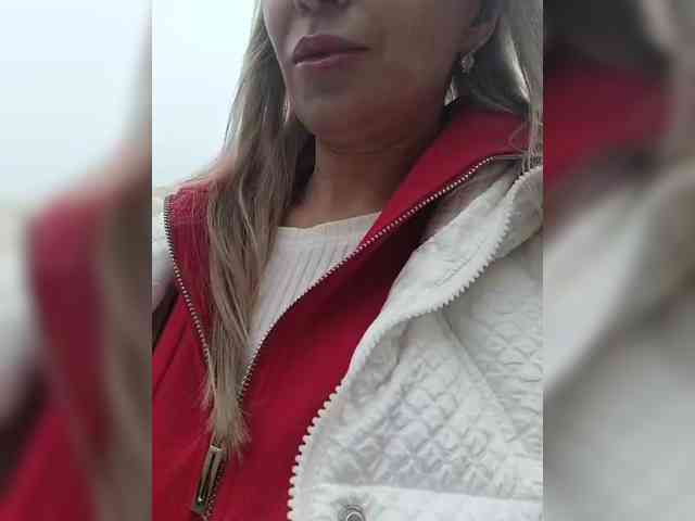 Blondi_Love webcam