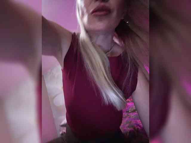 Blondi_Love webcam