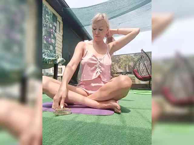 Blondi_Love webcam