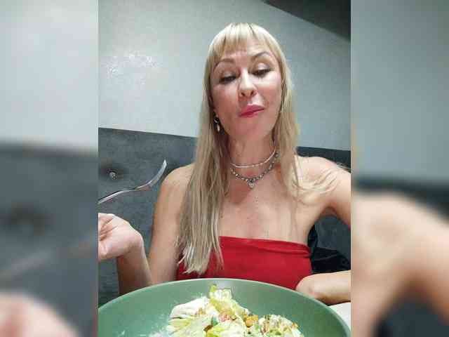 Blondi_Love webcam