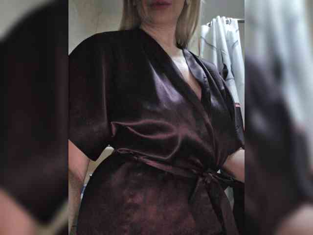Blondi_Love webcam