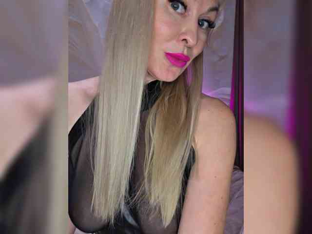 Love-blondi webcam