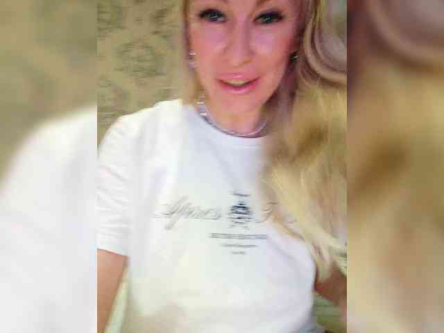 Blondi_Love webcam