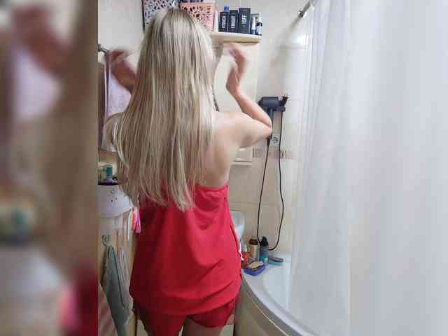 Blondi_Love webcam