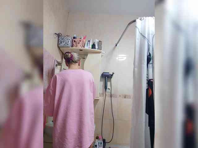 Blondi_Love webcam