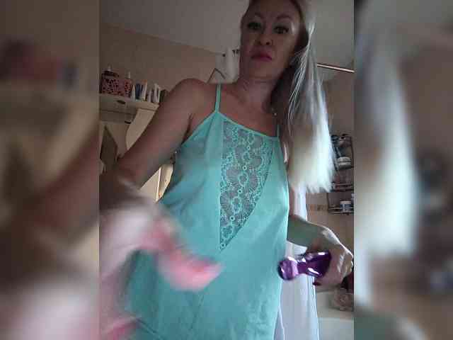 Blondi_Love webcam